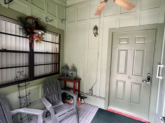 3rd image of 5019 Barrington Cir