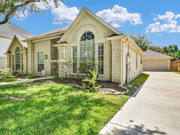 3rd image of 2131 Shaly Breeze Ln
