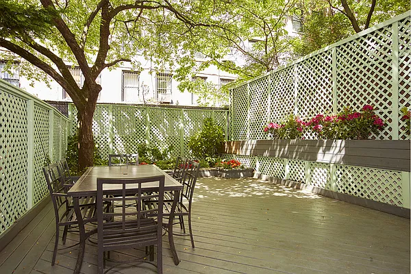 Sold by Stribling | media 18