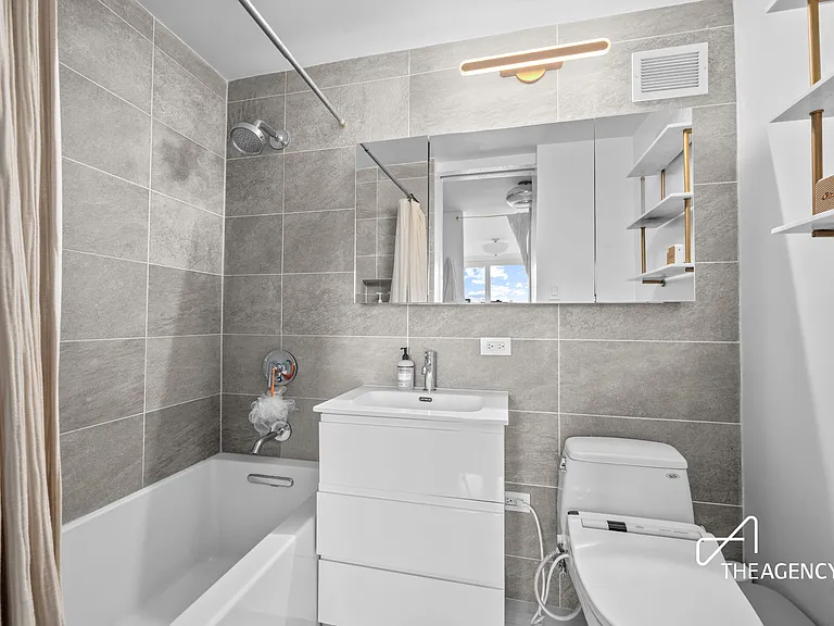 333 E 14th St #10G — Photo 6