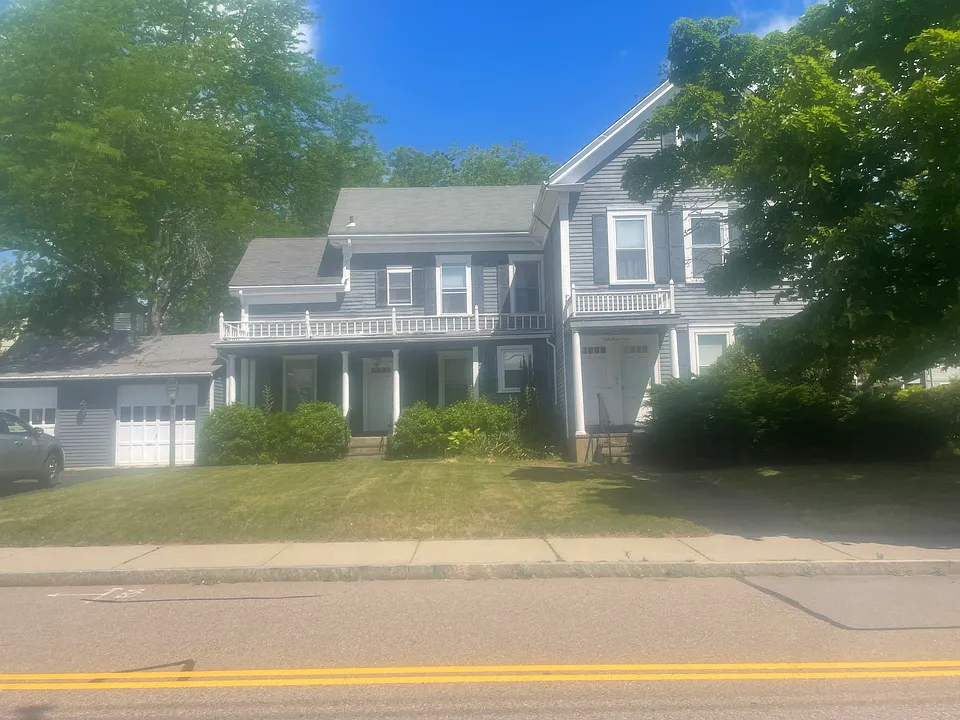 40 Dean Ave #2