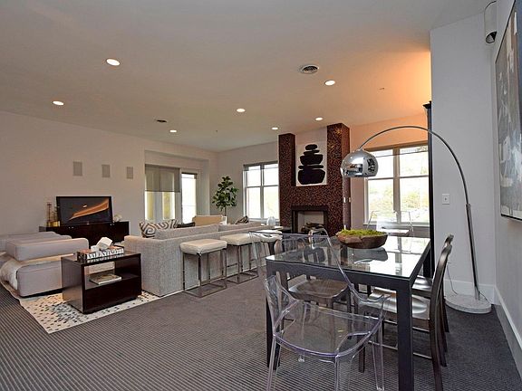 5th image of 3500 Michigan Ave Unit 43