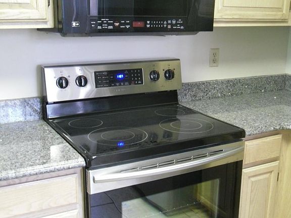 4th image of 12919 Banyan Town Dr #1
