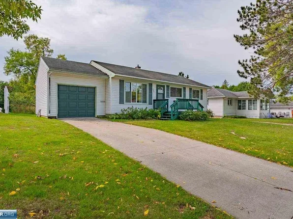 406 Andover Rd, Hoyt Lakes, MN 55750