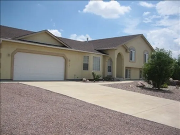 122 S Golfwood Dr W, Pueblo West, CO 81007