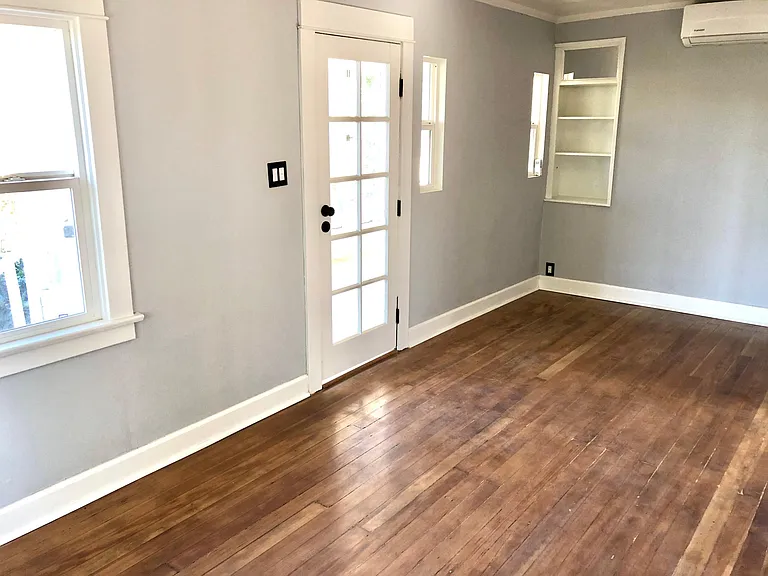 3544 The Paseo — Photo 2