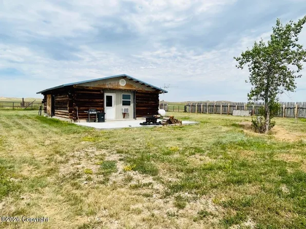25 Gosney Rd, Kaycee, WY 82639