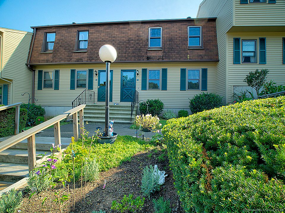 1st image of 98 Village Lane #98