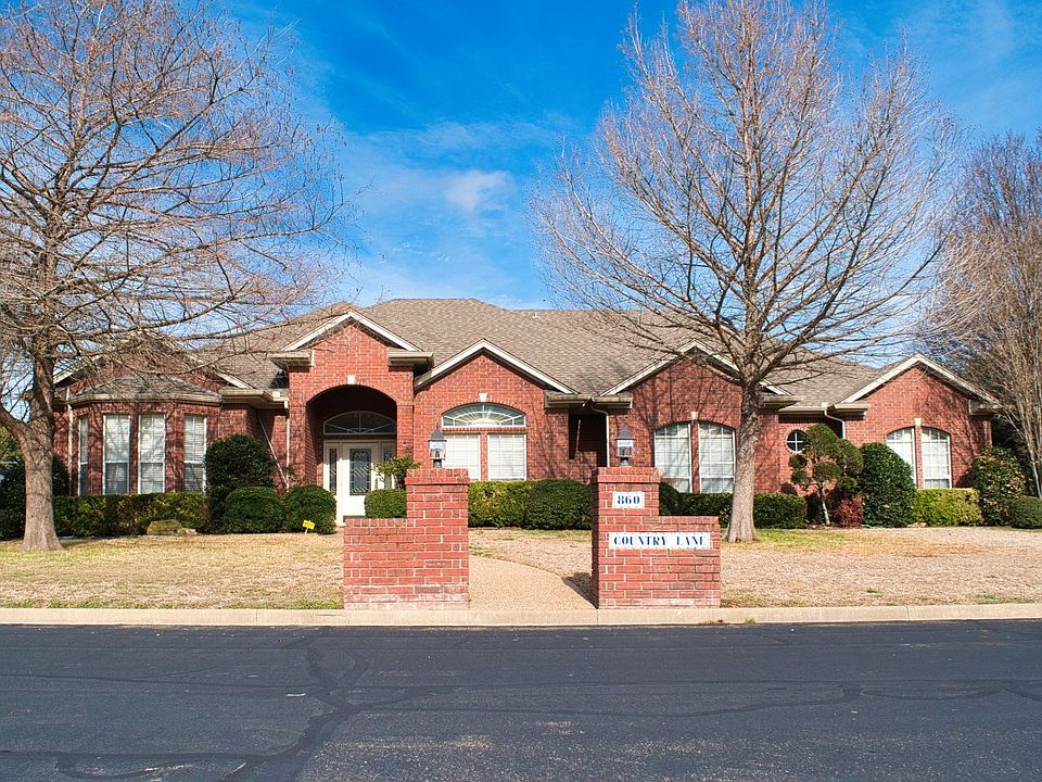 1st image of 860 Country Lane Dr