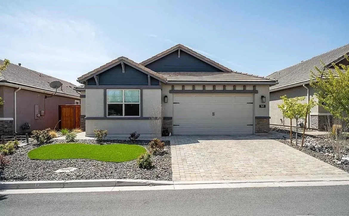 3 bed, 1997 sqft, $2,800 — Photo 1