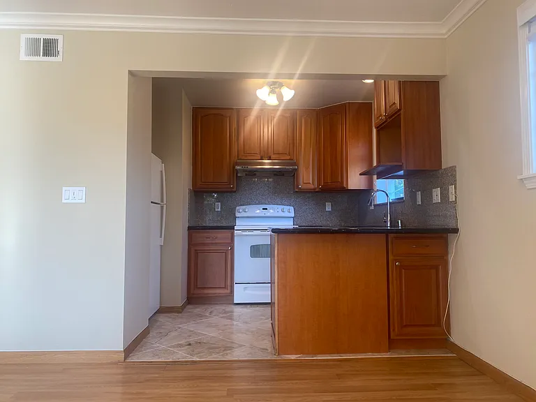 20653 Park Cir E #4 — Photo 5
