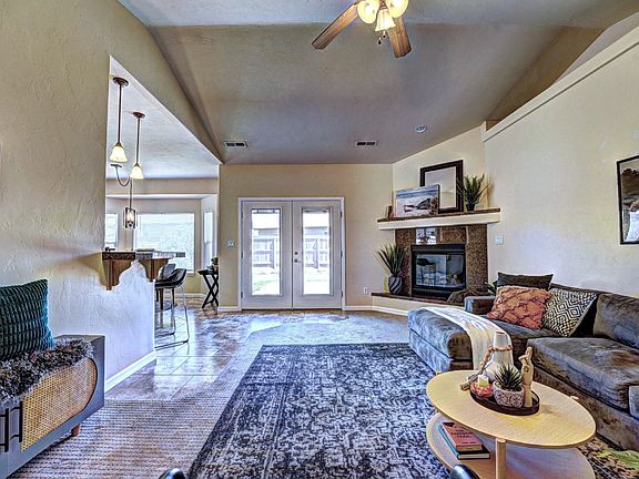 5th image of 3156 Joey Ln