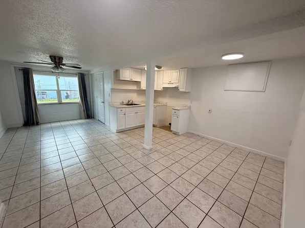 1131 5th St SW APT 4, Winter Haven, FL 33880
