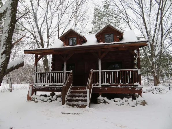 E1881 Lake Shore Dr, Iola, WI 54945