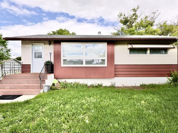 422 S 3rd Ave E, Oyen, AB T0J 2J0