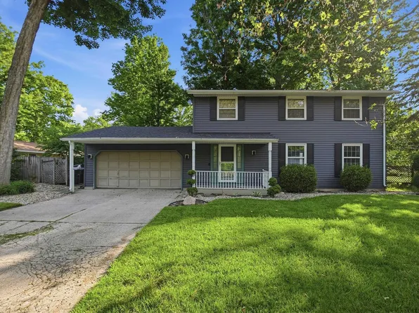 1720 Forest Downs Dr, Fort Wayne, IN 46815