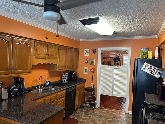 4th image of 7425 Germanshire Ln