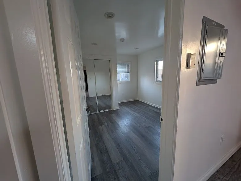2 bed, 800 sqft, $2,375 — Photo 4