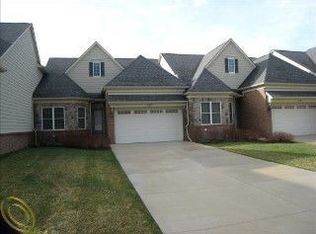 557 Andover Ct #1, Rochester Hills, MI 48309