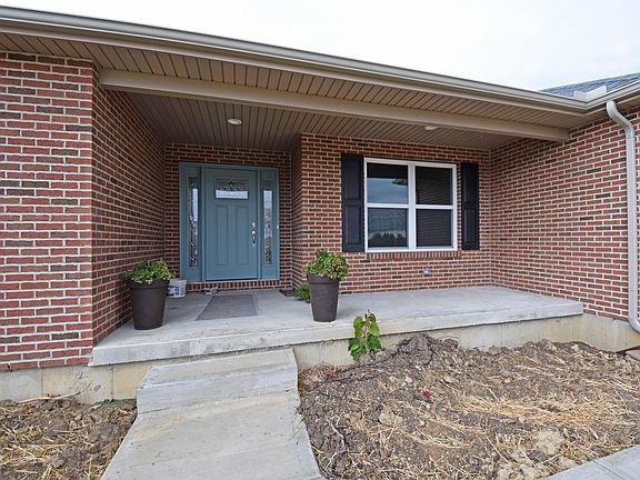 3rd image of 2062 Bridgeport Dr