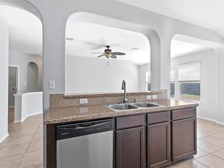 4549 Tiddle Ln — Photo 8