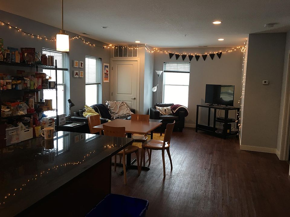 Living/Kitchen Area (inside front door)