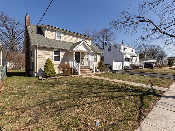 3rd image of 806 Lincoln St