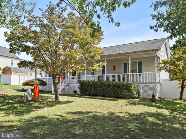 985 Stuart Dr, Front Royal, VA 22630