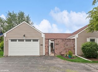 1038 Dartmouth Dr, Wheaton, IL 60189