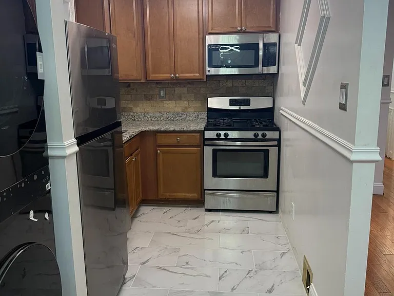 3658 Genesee Dr — Photo 18