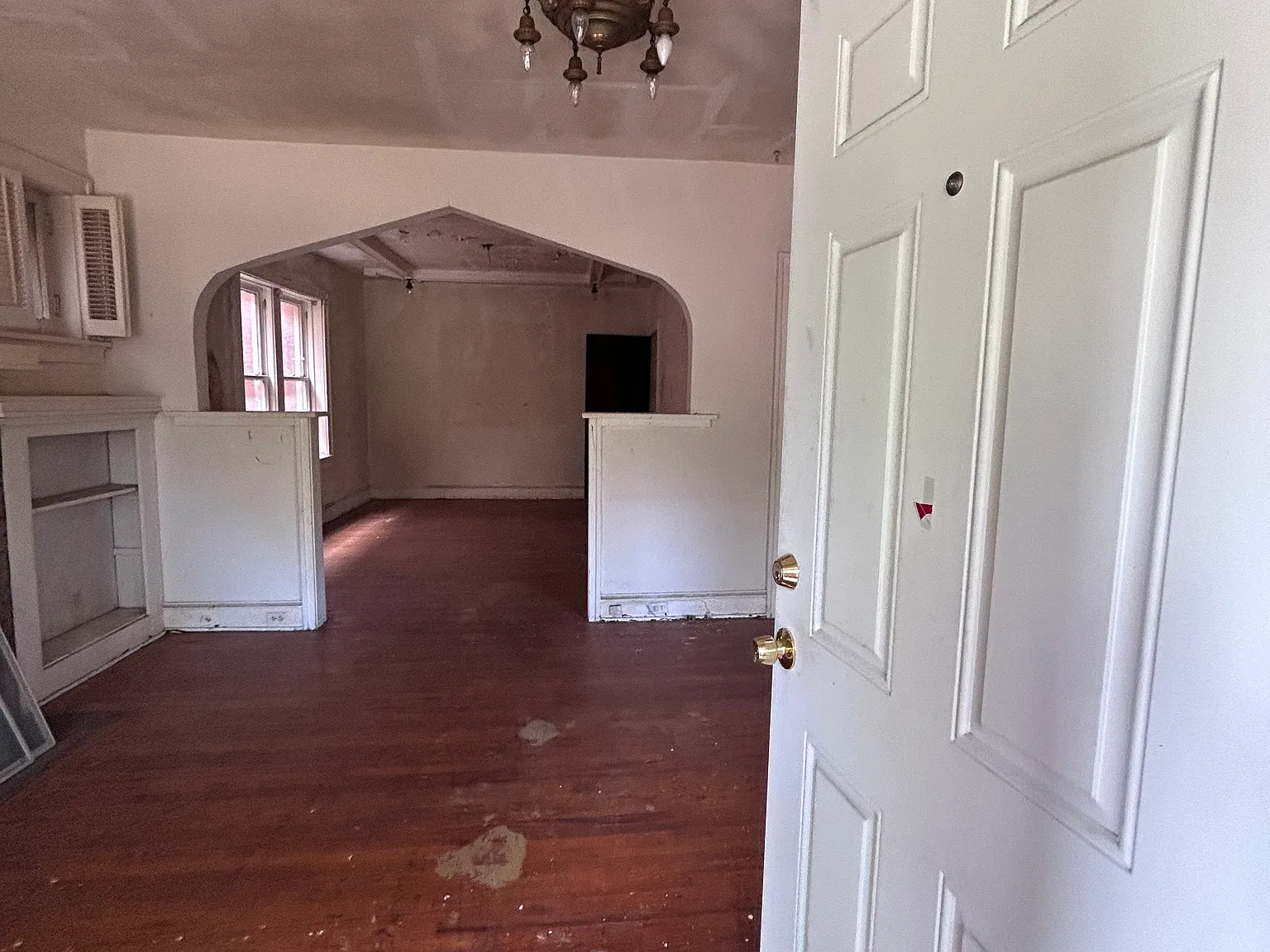 2 bed, 2496 sqft, $975 — Photo 3