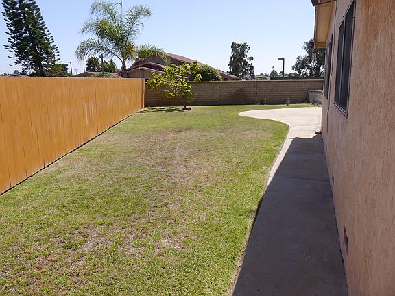 Large side yard