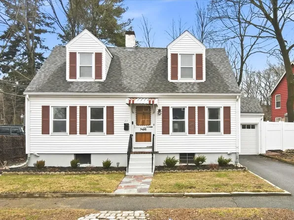 11 Stimson St, West Roxbury, MA 02132