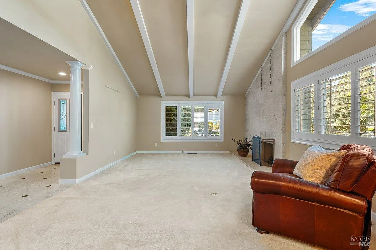 6440 Meadow Creek Lane - Photo 5