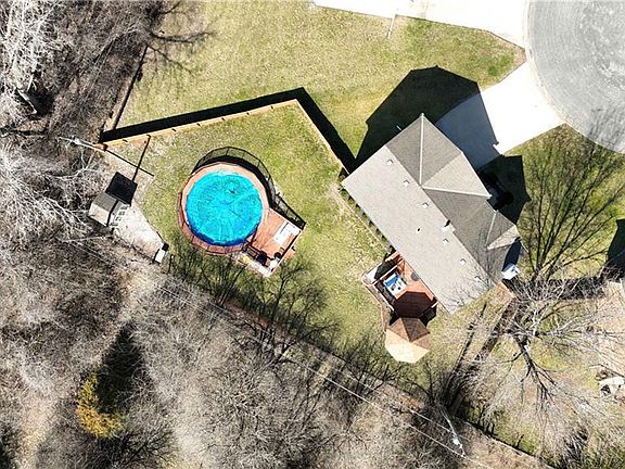 5th image of 800 Deerfield Dr