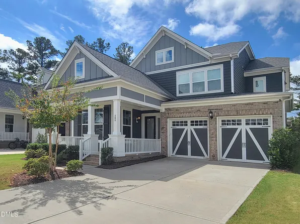 308 Acorn Crossing Rd, Holly Springs, NC 27540