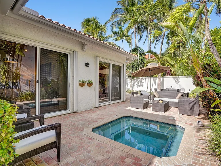 1529 Shoreline Way — Photo 3