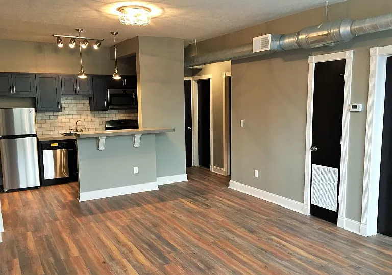 5719 E Liberty Blvd — Photo 1