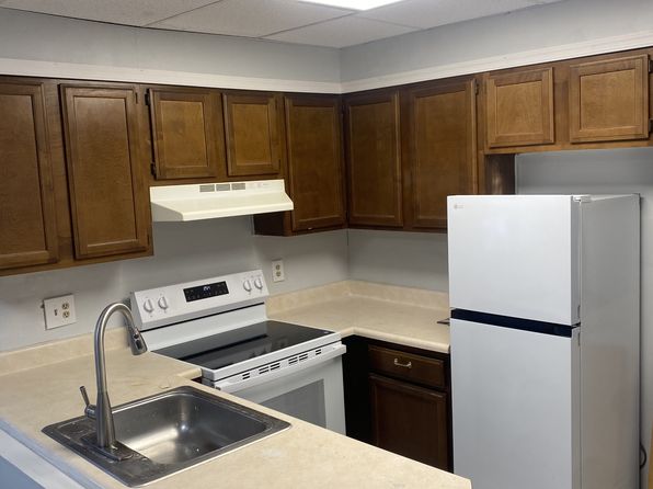563 Washington Ave #1E