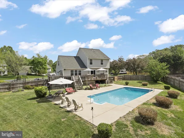 2006 Sierra Dr, Fredericksburg, VA 22405