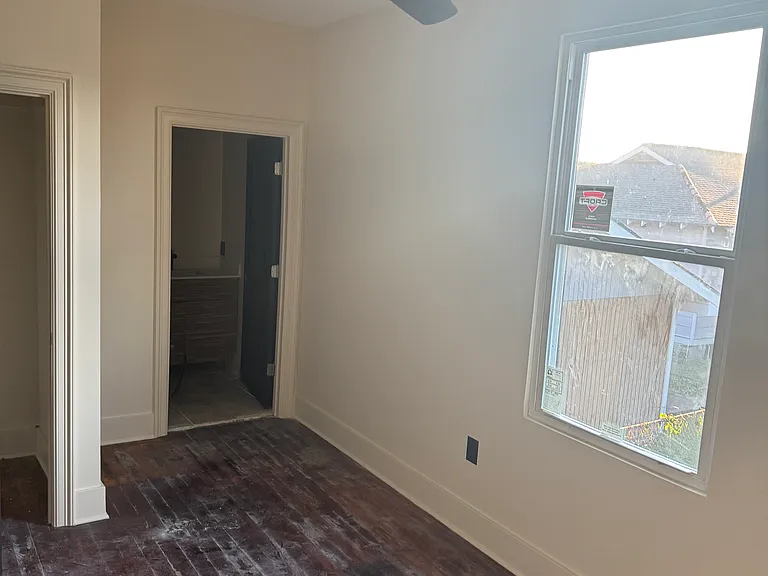 2121 De Armas St #A — Photo 7