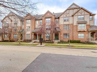 1738 Tudor Ln, Northbrook, IL 60062