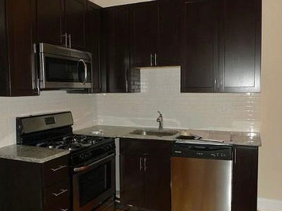5th image of 1450 N Leavitt St APT 1F