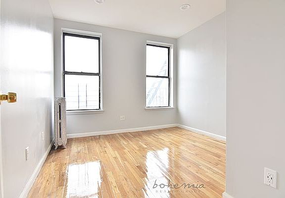 3rd image of 2492 Adam C Powell Blvd #18