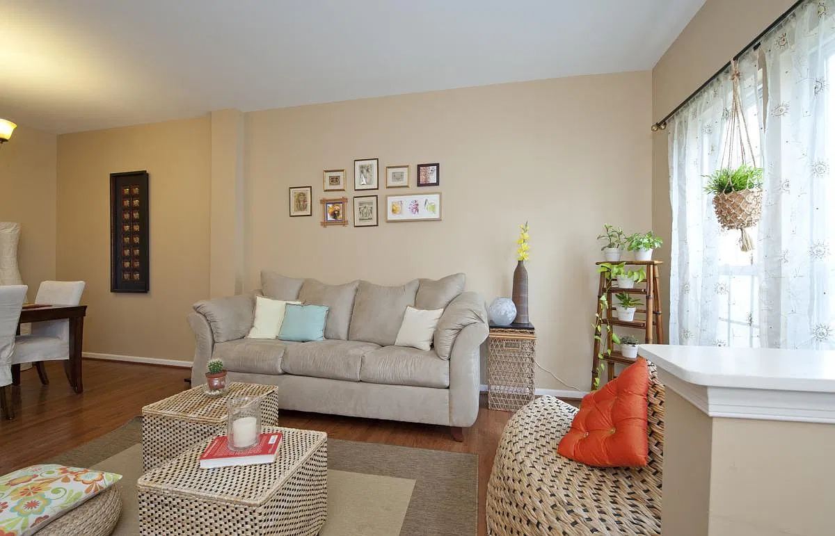 3 bed, 2.5 bath, 2746 sqft, $3,100 — Photo 3