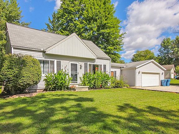 2nd image of 2992 Kew Dr