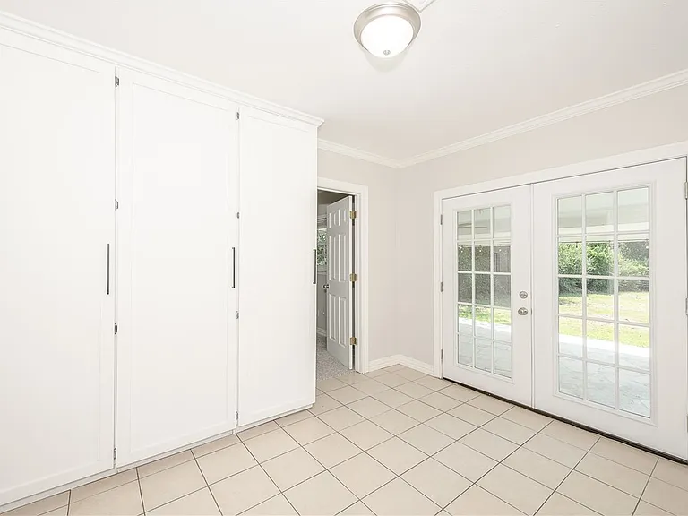 709 Inwood Dr — Photo 12
