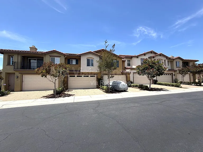 1349 Isabella Way — Photo 22
