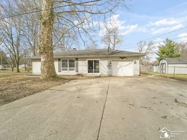 3658 Judy Dr, Lambertville, MI 48144