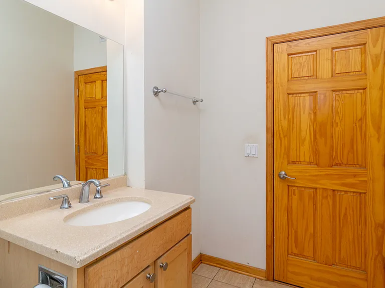 1004 S Loomis St #2 — Photo 20